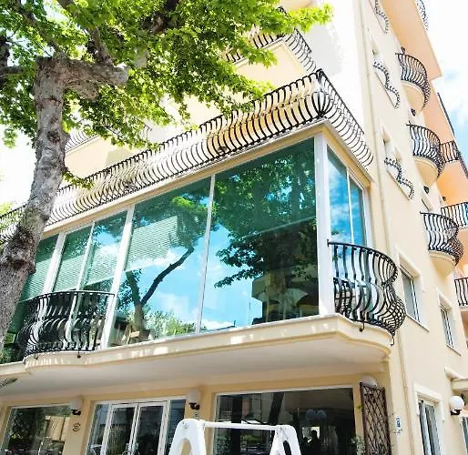 Aria Di Mare - Bed & Brunch In Centro A Riccione