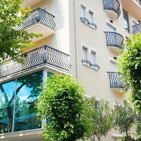 Aria Di Mare & In Centro A 3*